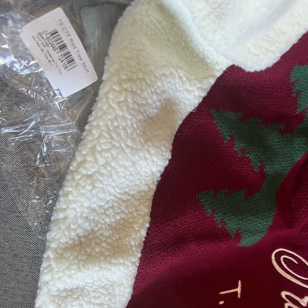 Taylor Swift Christmas Tree Farm Tree Skirt Holiday Decor RARE CTF Authenic - Picture 5 of 6